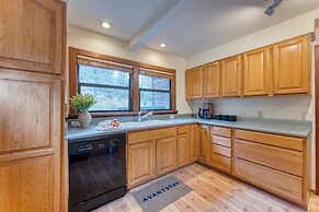 Riversong Lodge by Avantstay Sauna Hot Tub On The Truckee River