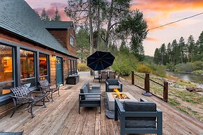 Riversong Lodge by Avantstay Sauna Hot Tub On The Truckee River