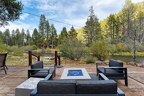Riversong Lodge by Avantstay Sauna Hot Tub On The Truckee River