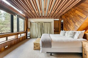 Riversong Lodge by Avantstay Sauna Hot Tub On The Truckee River