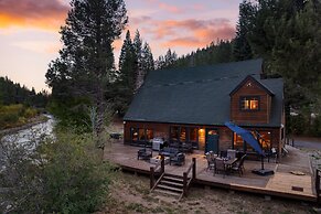 Riversong Lodge by Avantstay Sauna Hot Tub On The Truckee River