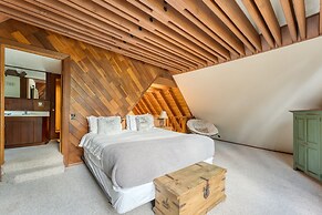 Riversong Lodge by Avantstay Sauna Hot Tub On The Truckee River