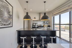 The Carter 501 by Avantstay Mins to Downtown