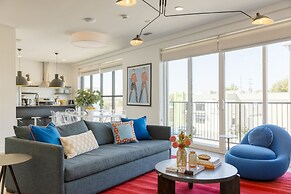 The Carter 501 by Avantstay Mins to Downtown