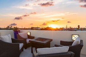 Sunset Serenity by Avantstay Rooftop w Hot Tub Fire Pit 3 Blocks to Be