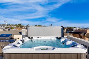 Sunset Serenity by Avantstay Rooftop w Hot Tub Fire Pit 3 Blocks to Be