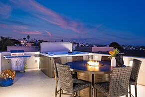 Sunset Serenity by Avantstay Rooftop w Hot Tub Fire Pit 3 Blocks to Be