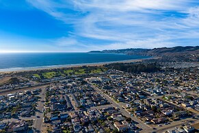 Sunset Serenity by Avantstay Rooftop w Hot Tub Fire Pit 3 Blocks to Be