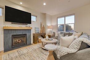 Sunset Serenity by Avantstay Rooftop w Hot Tub Fire Pit 3 Blocks to Be