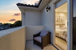 Sunset Serenity by Avantstay Rooftop w Hot Tub Fire Pit 3 Blocks to Be