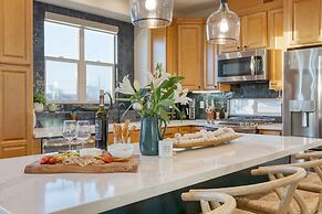 Sunset Serenity by Avantstay Rooftop w Hot Tub Fire Pit 3 Blocks to Be