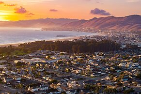 Sunset Serenity by Avantstay Rooftop w Hot Tub Fire Pit 3 Blocks to Be