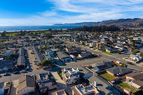 Sunset Serenity by Avantstay Rooftop w Hot Tub Fire Pit 3 Blocks to Be