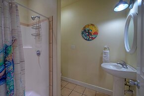 Leave of Absence Luxe Coastal Stay w Pool Outdoor Dining Minutes to Be