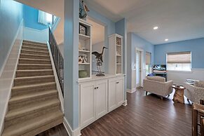 Leave of Absence Luxe Coastal Stay w Pool Outdoor Dining Minutes to Be