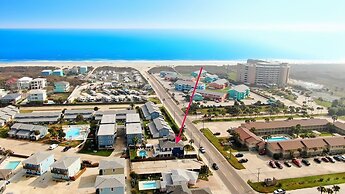 Leave of Absence Luxe Coastal Stay w Pool Outdoor Dining Minutes to Be