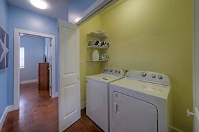 Leave of Absence Luxe Coastal Stay w Pool Outdoor Dining Minutes to Be