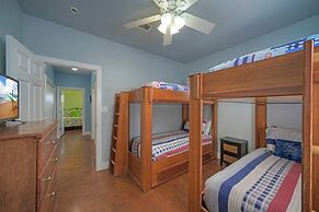 Leave of Absence Luxe Coastal Stay w Pool Outdoor Dining Minutes to Be