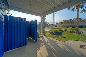 Leave of Absence Luxe Coastal Stay w Pool Outdoor Dining Minutes to Be