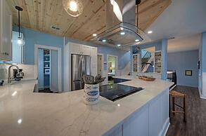 Leave of Absence Luxe Coastal Stay w Pool Outdoor Dining Minutes to Be