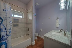 Leave of Absence Luxe Coastal Stay w Pool Outdoor Dining Minutes to Be