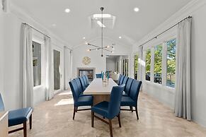 Modern Masterpiece by Avantstay Waterfront Private Dock