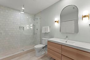 Modern Masterpiece by Avantstay Waterfront Private Dock