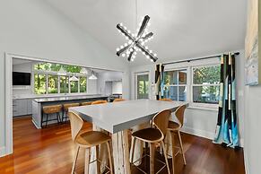 Modern Masterpiece by Avantstay Waterfront Private Dock