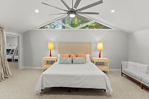 Modern Masterpiece by Avantstay Waterfront Private Dock