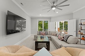 Modern Masterpiece by Avantstay Waterfront Private Dock