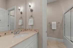 Modern Masterpiece by Avantstay Waterfront Private Dock