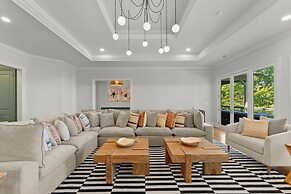 Modern Masterpiece by Avantstay Waterfront Private Dock