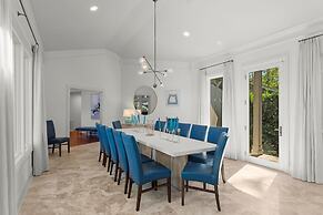 Modern Masterpiece by Avantstay Waterfront Private Dock