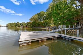 Modern Masterpiece by Avantstay Waterfront Private Dock