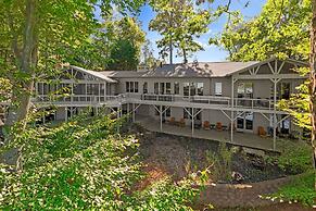 Modern Masterpiece by Avantstay Waterfront Private Dock