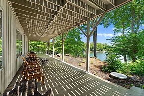 Modern Masterpiece by Avantstay Waterfront Private Dock