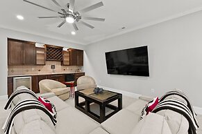 Modern Masterpiece by Avantstay Waterfront Private Dock