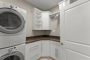 Modern Masterpiece by Avantstay Waterfront Private Dock