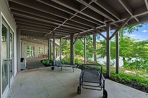 Modern Masterpiece by Avantstay Waterfront Private Dock