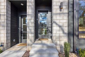 The Stage by Avantstay Chic 4bdr w Covered Balcony Modern Newly Built