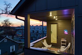 The Stage by Avantstay Chic 4bdr w Covered Balcony Modern Newly Built