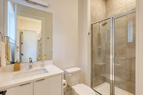 The Stage by Avantstay Chic 4bdr w Covered Balcony Modern Newly Built