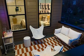 The Stage by Avantstay Chic 4bdr w Covered Balcony Modern Newly Built