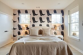 The Stage by Avantstay Chic 4bdr w Covered Balcony Modern Newly Built