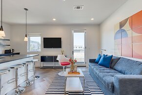 The Carter 204 by Avantstay 1BR Balcony