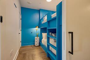 The Carter 205 by Avantstay 4BR Balcony