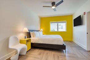 The Carter 205 by Avantstay 4BR Balcony