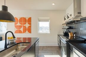 The Carter 205 by Avantstay 4BR Balcony