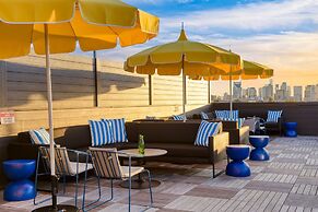 The Carter 205 by Avantstay 4BR Balcony