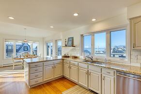 Pacific Breeze Ocean Views Steps to Cannon Beach Airy Coastal Retreat